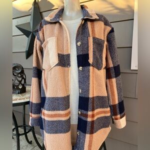 Women’s Shacket Warm!